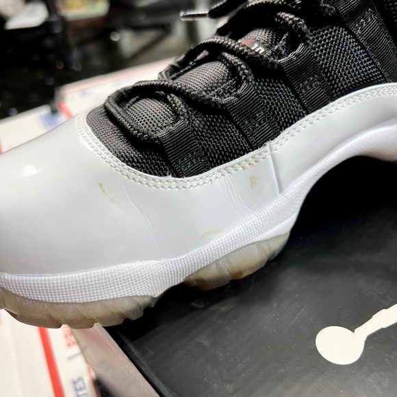 Air Jordan 11 Low - TUXEDO - Men\'s Size 8 - Retro MINT CONDITION! main image 6